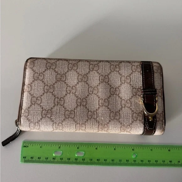 Authentic GUCCI GG Supreme Wallet - Picture 11 of 12